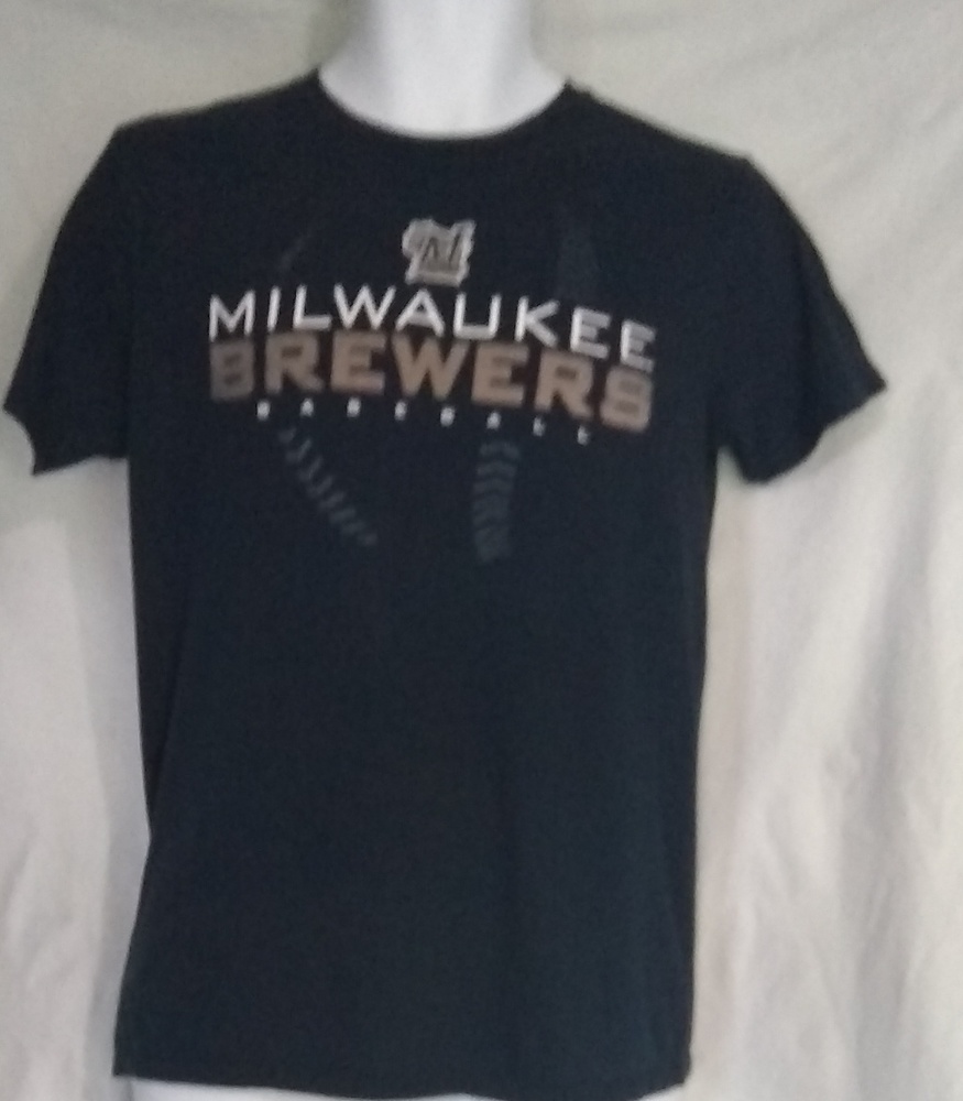 Vintage Milwaukee Brewers Tee Shirt Sz Med .
